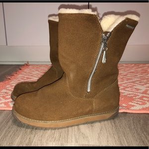 EMU waterproof sheepskin boots size 6
